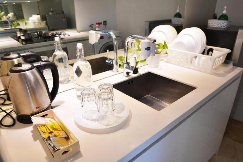 Vortex Suites Klcc By Moonlight Куала Лумпур Екстериор снимка